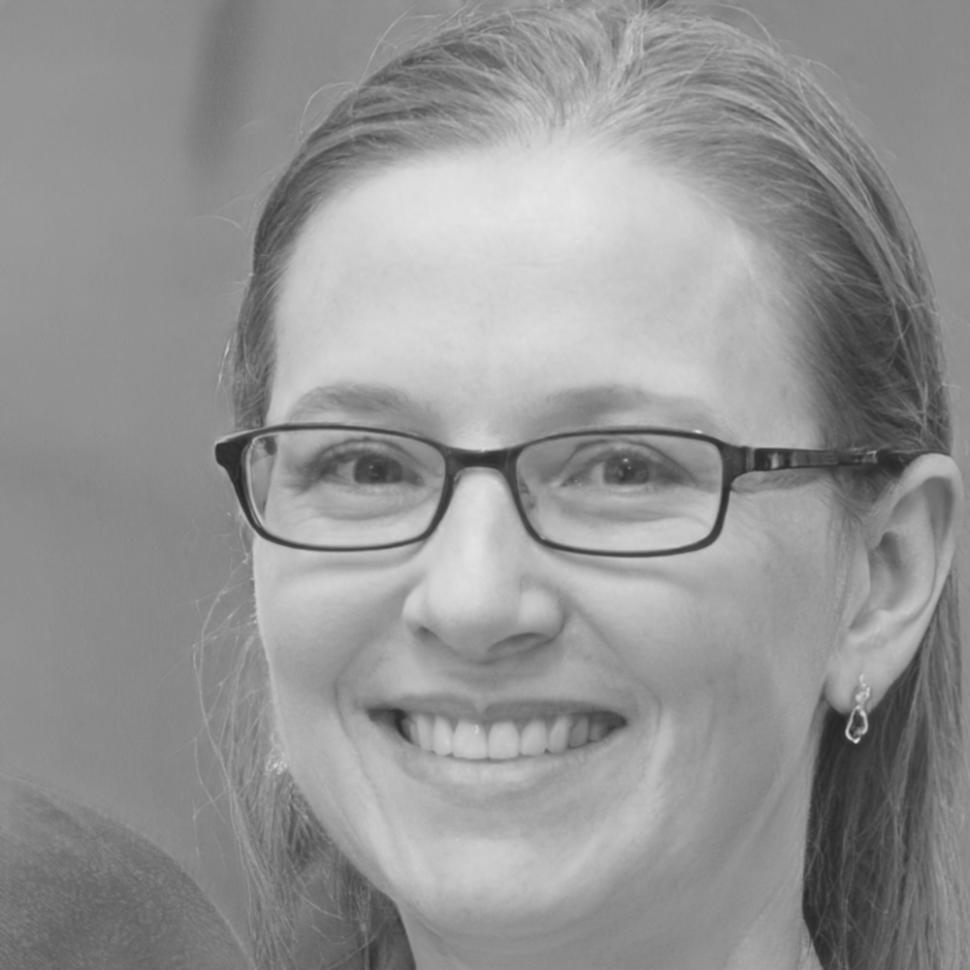 Maxine Patel, Digital Finance Tools Expert